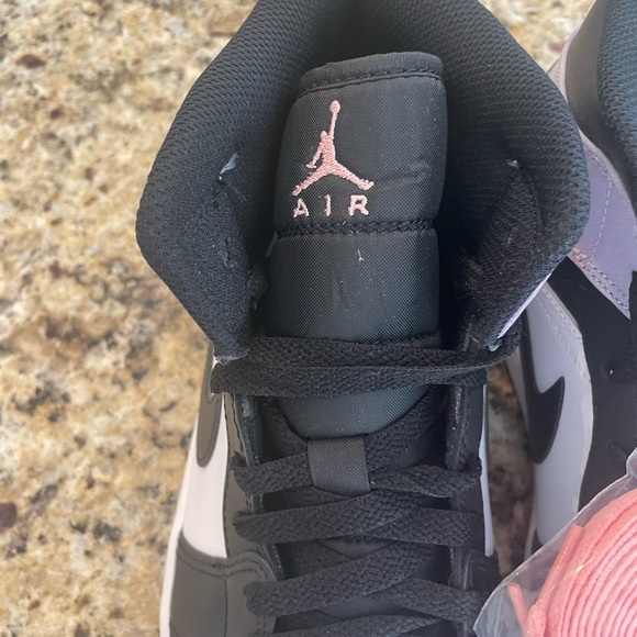 NWB Mens Air Jordan 1’s MID SE Size 11 Black Bleached Coral. - Picture 5 of 15